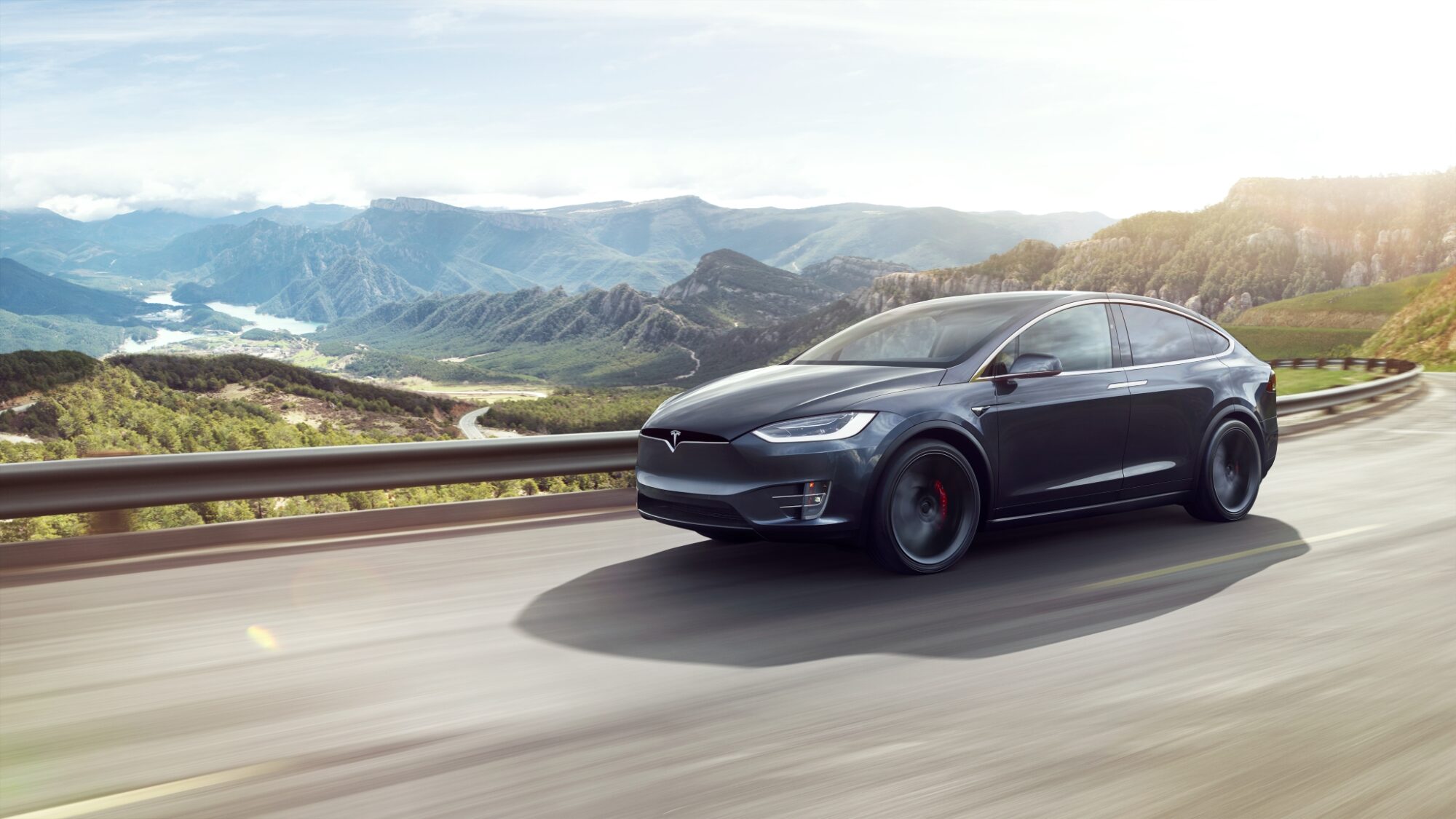 Tesla, de Lisboa ao Porto sem emissões