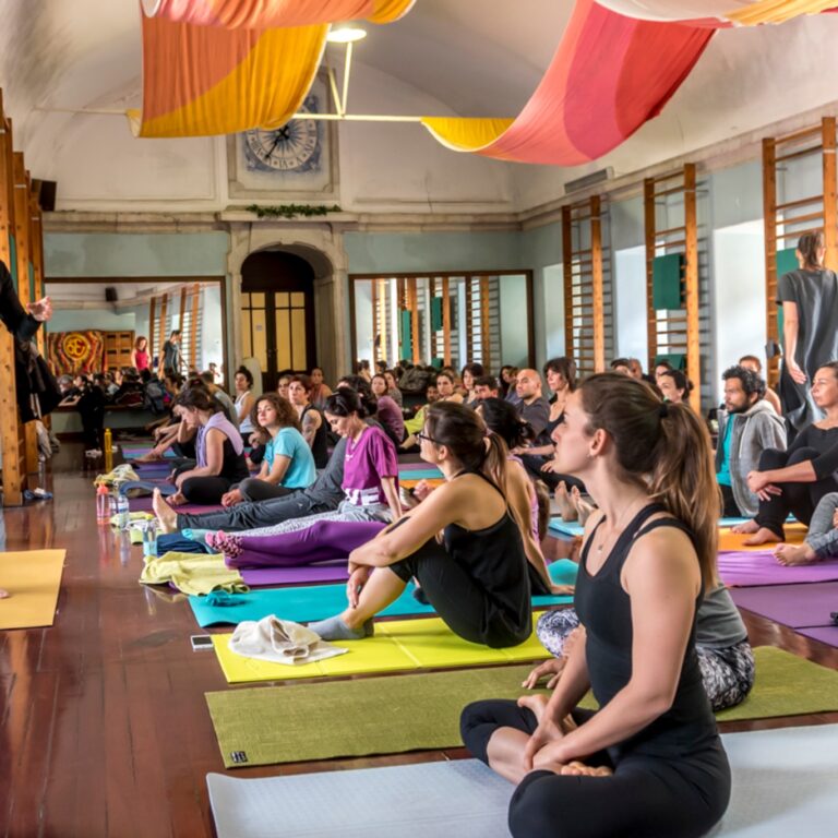 Os melhores locais para fazer  yoga  em Lisboa e no Porto | Unibanco