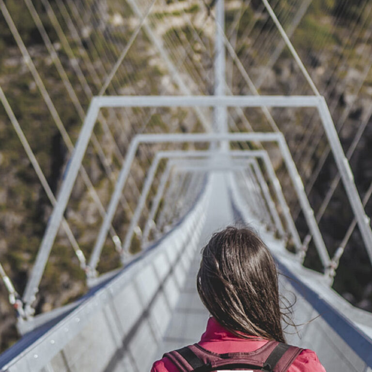 Sente-se preparado? Vamos atravessar pontes suspensas e outros caminhos de tirar o fôlego | Unibanco