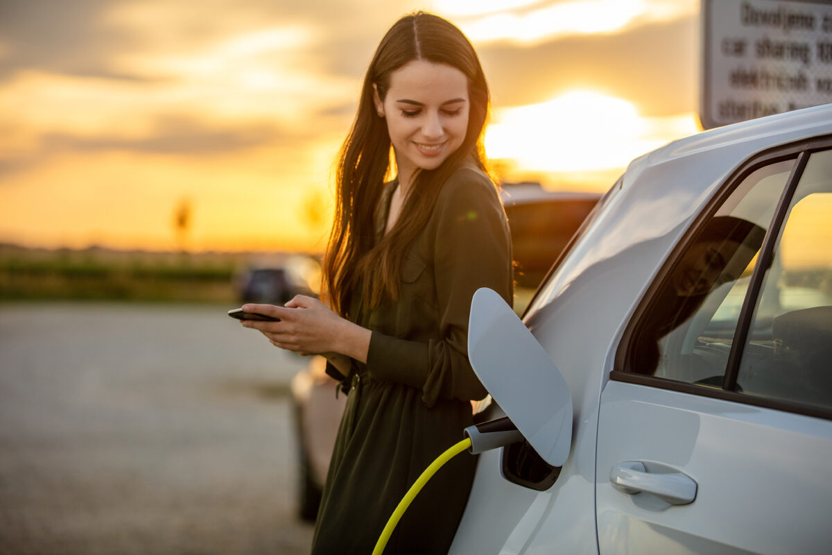 Automóveis híbridos ou carros elétricos? Eis a questão | Unibanco