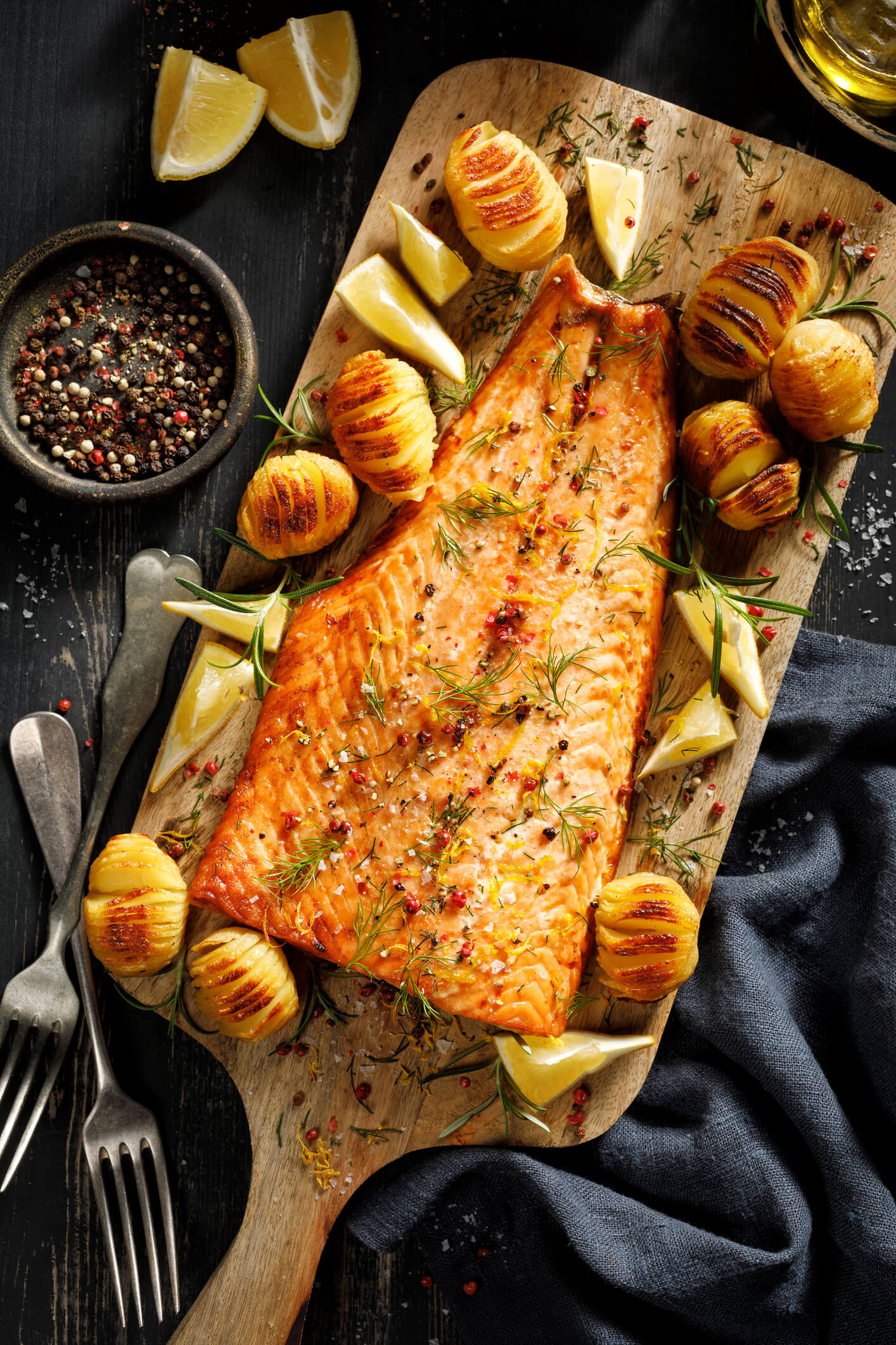 Salmão no forno com batatas