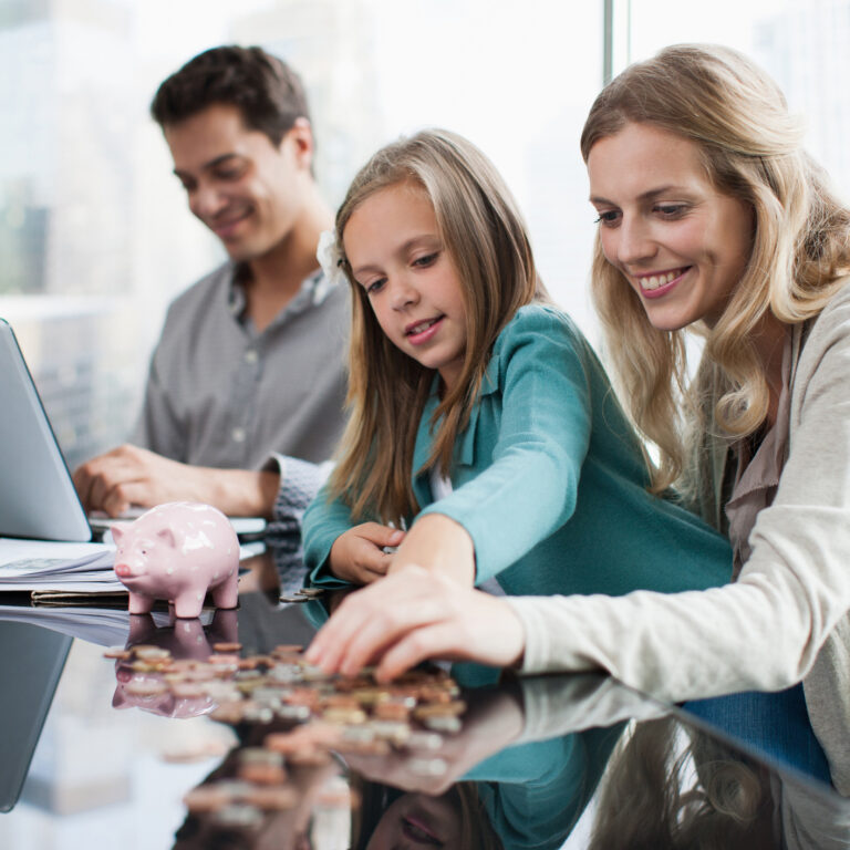 Regresso às aulas: seis passos para aliviar o peso na carteira