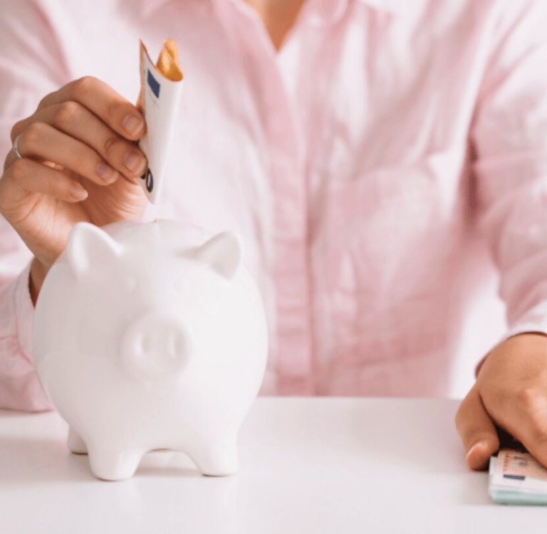 Poupança e consumo: como os portugueses estão a equilibrar melhorias de rendimento e controlo orçamental