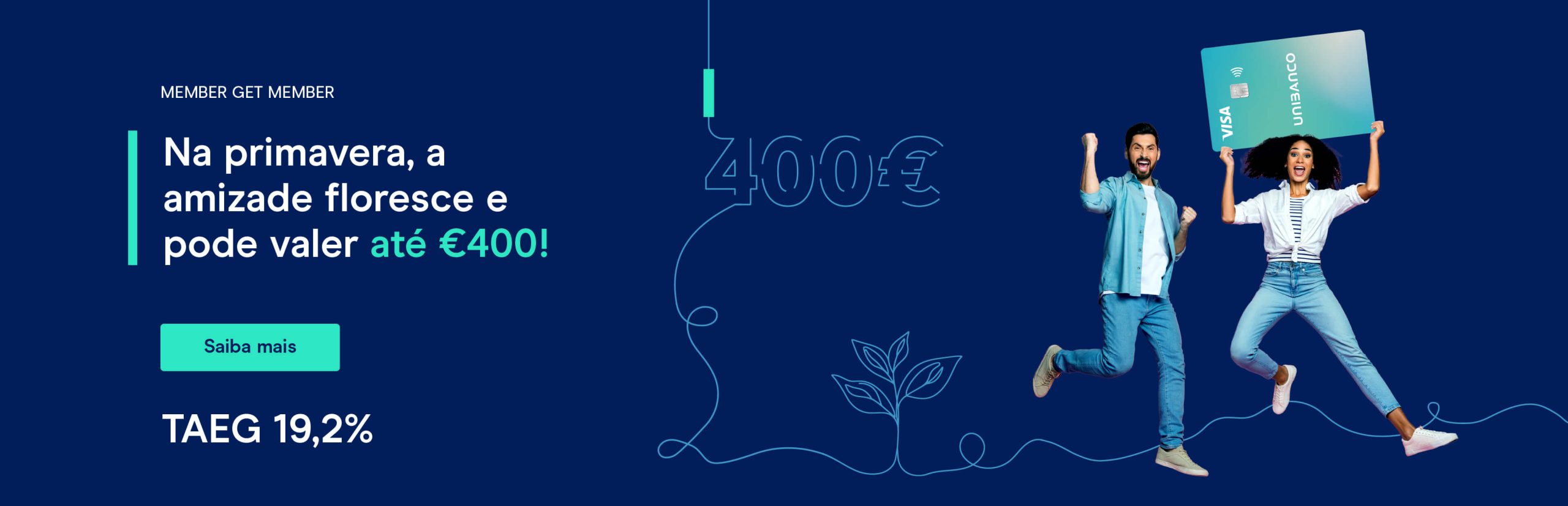 Três pessoas jovens a segurar o cartão Unibanco ilustrando a campanha member get member