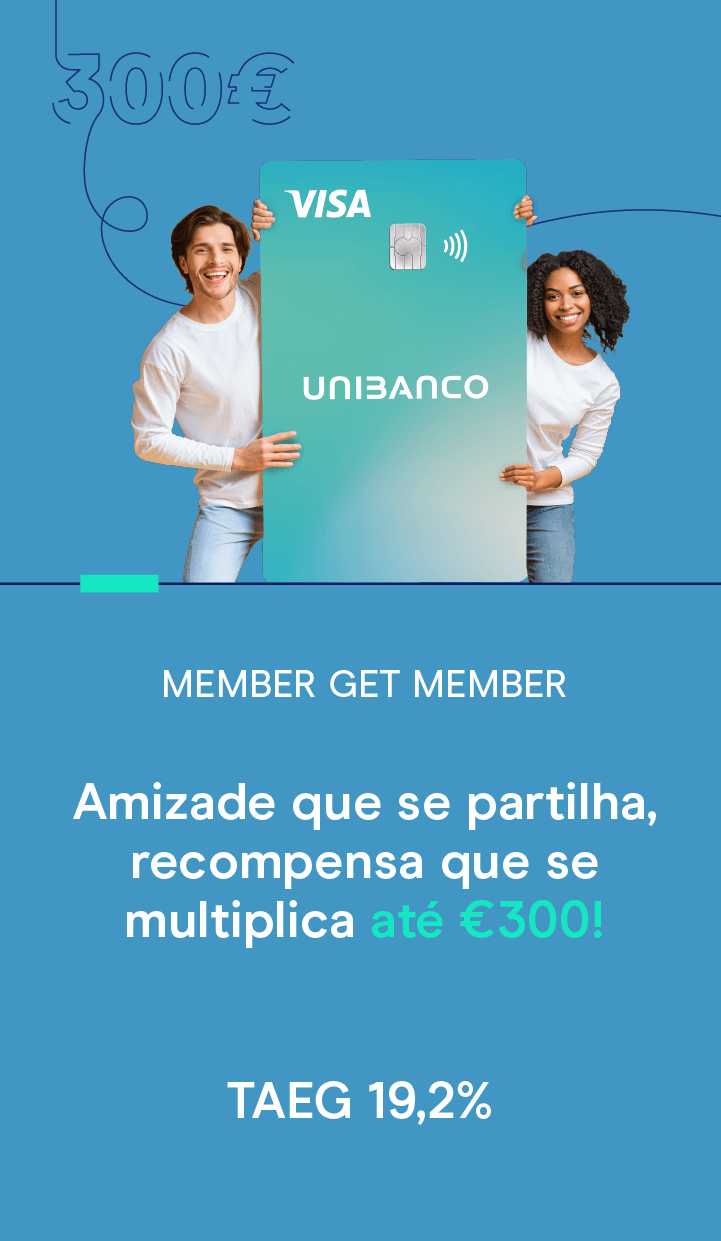 Dois jovens a segurar o cartão Unibanco ilustrando a campanha member get member